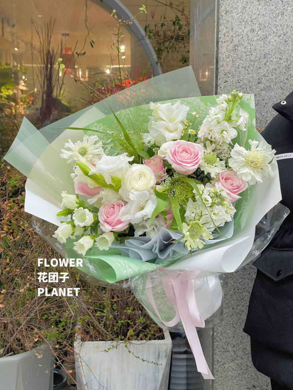 Light green color mix bouquet（L Size）