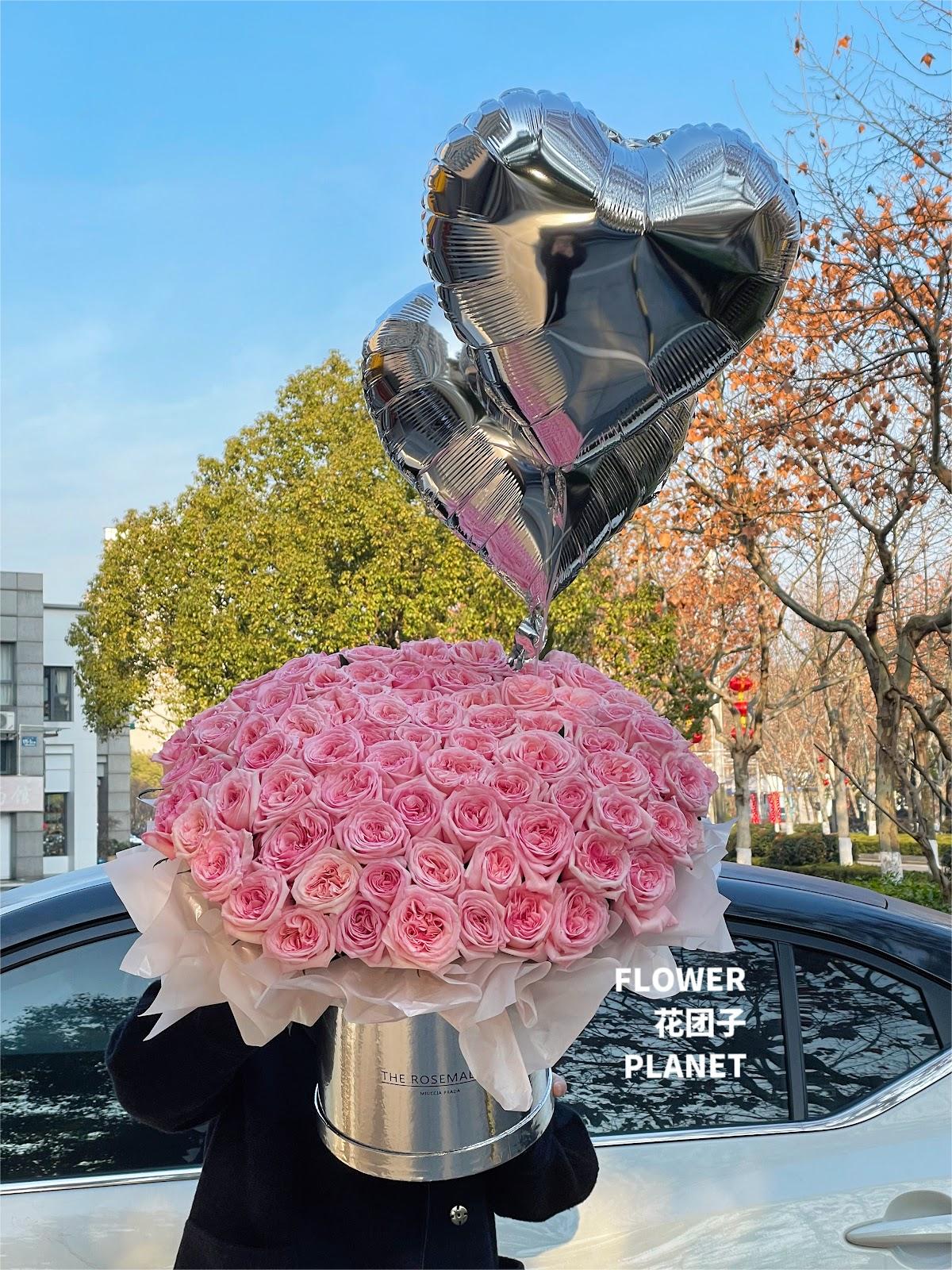 99 roses bucket (Human Size)