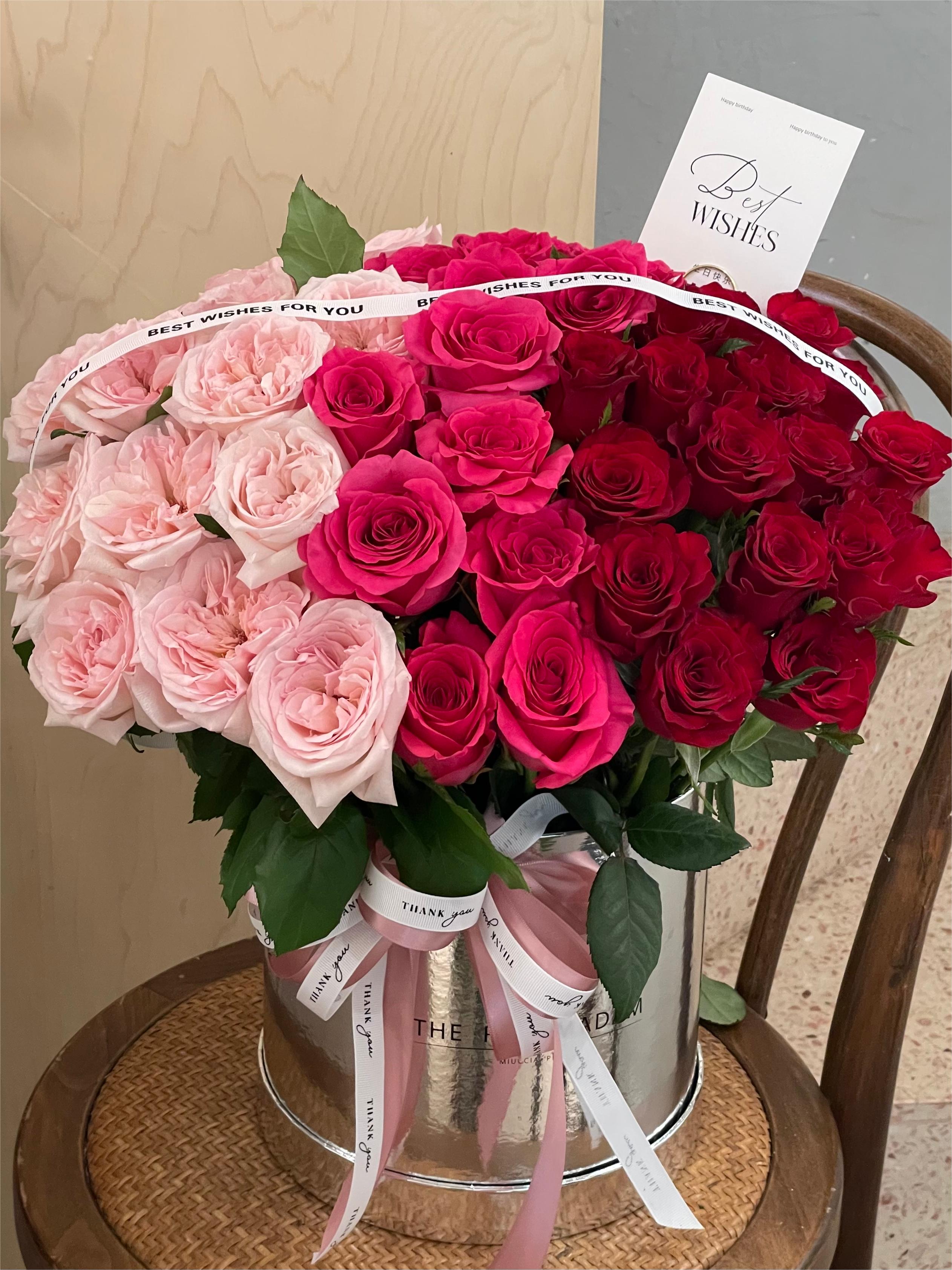 Gradual Change Roses Bucket（Human Size）